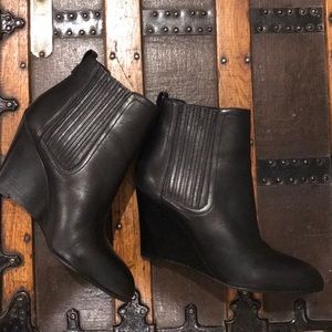 Sam Edelman Chelsea wedges